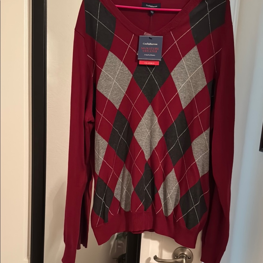 Croft & Barrow Red and Gray V-Neck Sweater